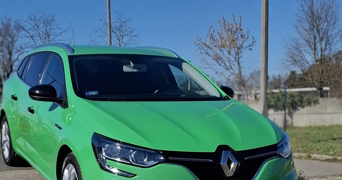 Illusztráció: zöld Renault Mégane Grandtour, a cikkben vizsgált Mégane-kínálat jelképeként.